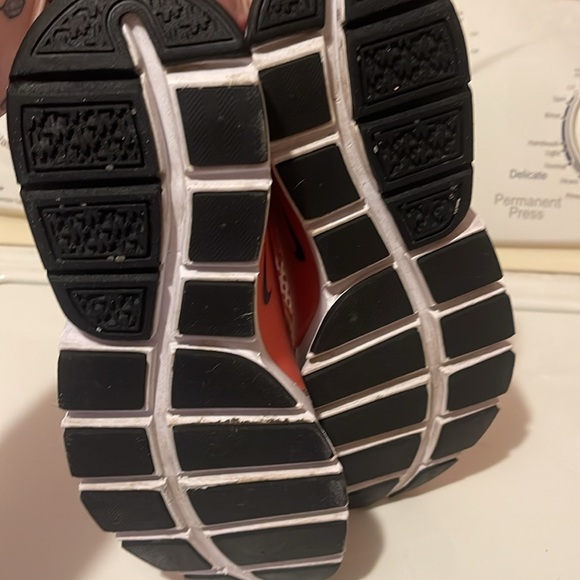 Nike’s - Picture 5 of 6